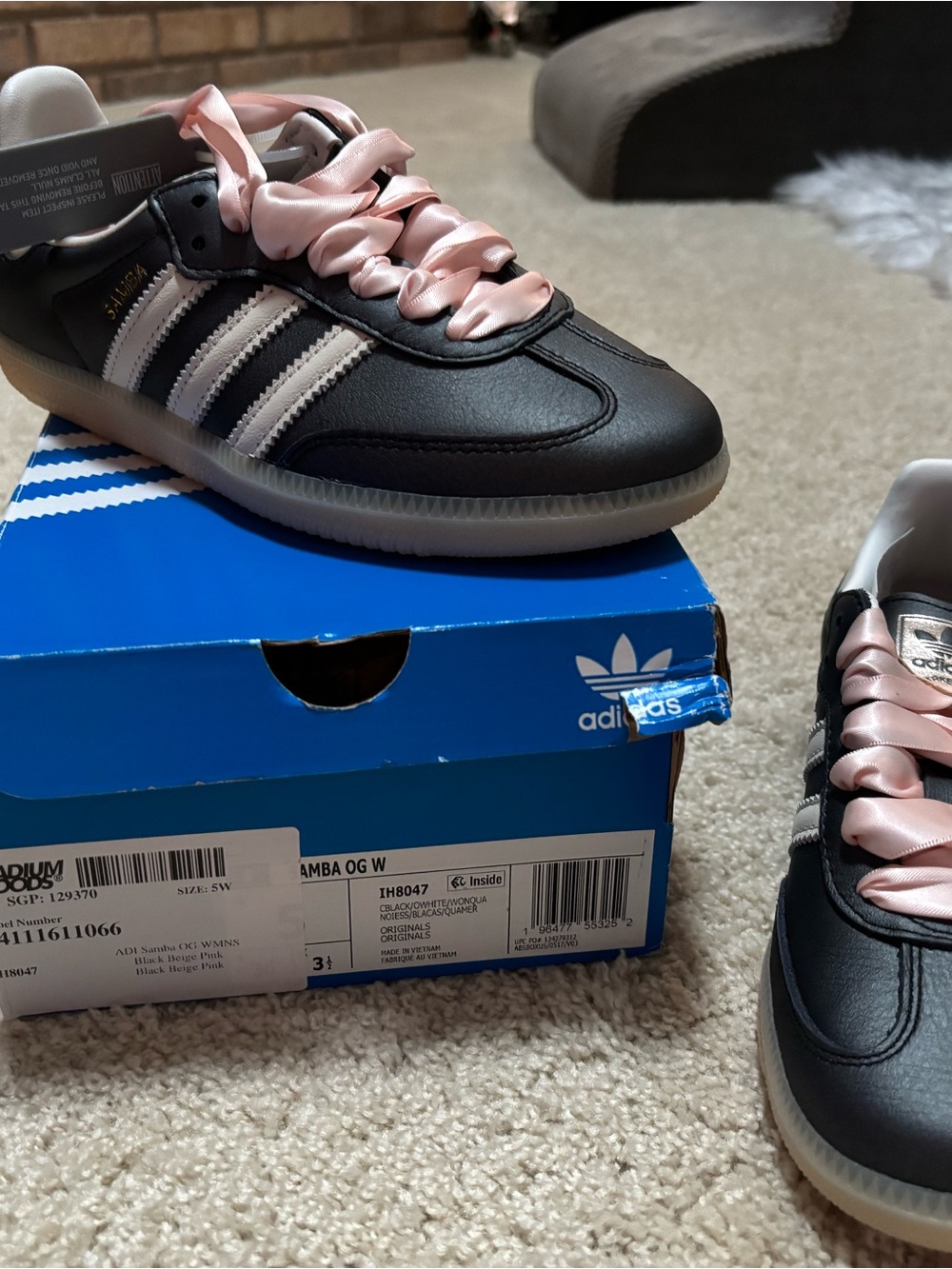 adidas Metallic Grey Leather Sneakers with Pink Satin Laces Size 5 women’s